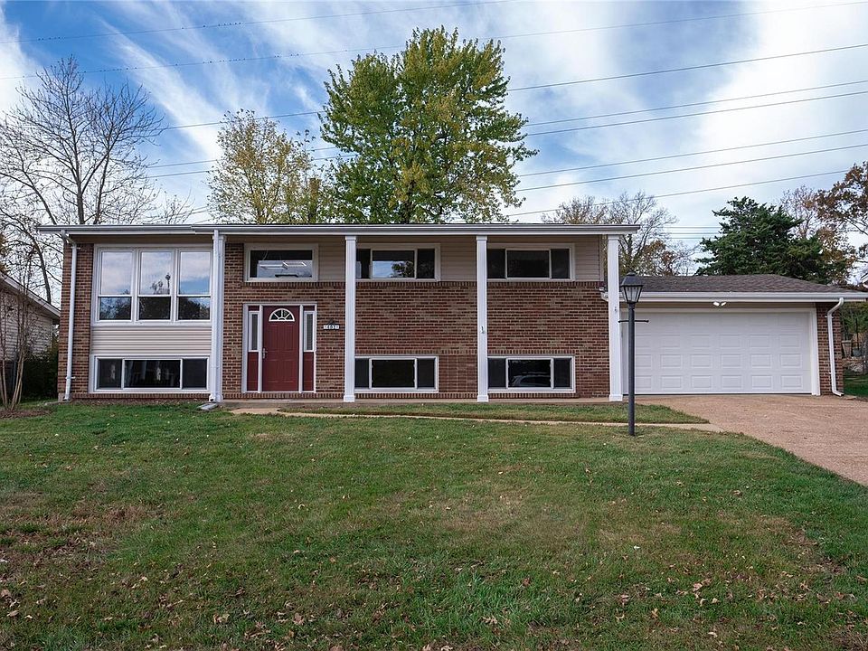 1st image of 401 Crestbury Dr