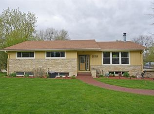 642 S Concord Rd, Oconomowoc, WI 53066