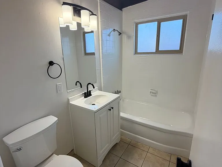 3233 E Water St — Photo 11