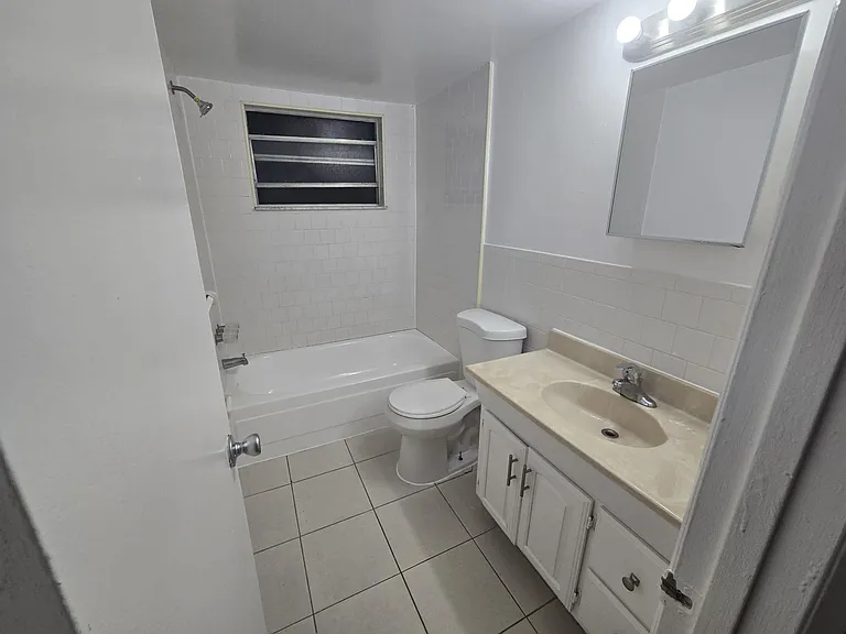 100 NE 9 St Pompano Beach, FL 33060 — Photo 7