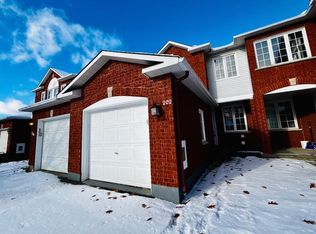 202 Forestglade Cres, Ottawa, ON K1G 6A7