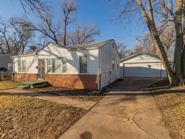 3215 S Edwards Ave, Wichita, KS 67217