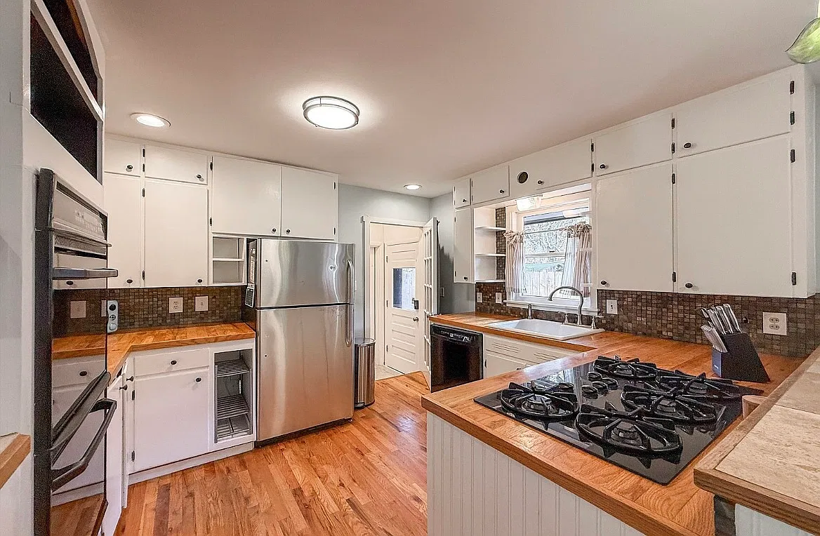 760 Francis St — Photo 4