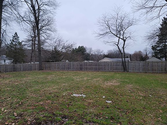 5th image of 9 Ash Ln