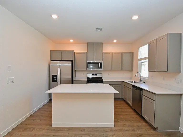 1016 Middle Gate Rd — Photo 5
