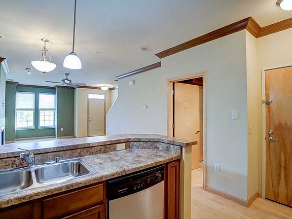 5th image of 6857 Yellowwood Ln