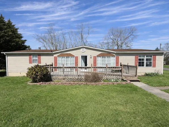 387 Pea Ridge Rd, Oak Hill, WV 25901