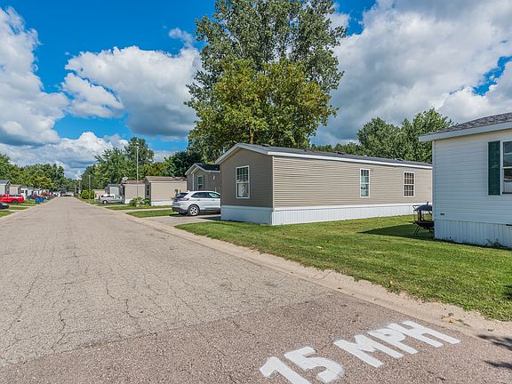 4th image of 260 Pin Oak Dr