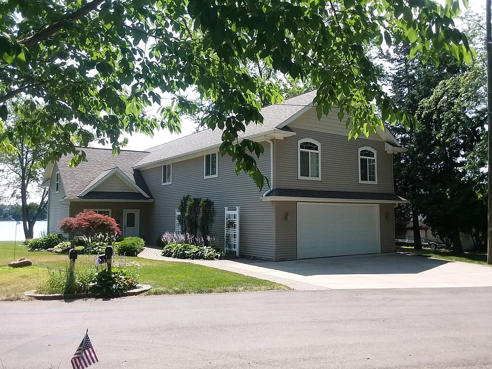 1st image of 3310 Lakeview Dr