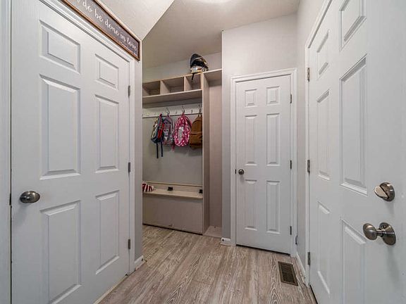 2nd image of 6920 Lucia Dr