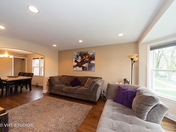 3rd image of 3645 N Plainfield Ave
