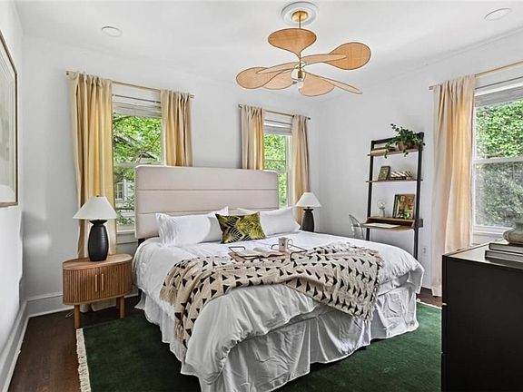 3rd image of 1351 Oxford Rd #3