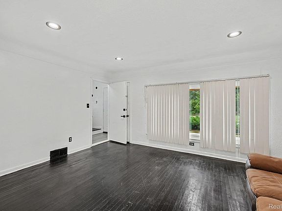 3rd image of 12622 Promenade St