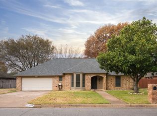 6409 Chilton Dr, North Richland Hills, TX 76182