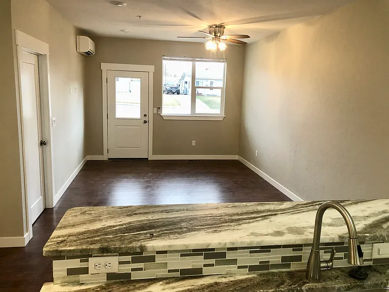 1520 S 8th St W #101 — Photo 4