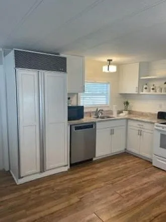 2 bed, 1.5 bath, 700 sqft, $2,200 — Photo 4
