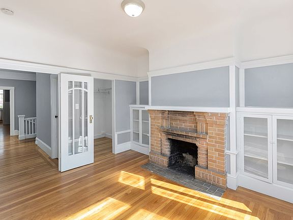 2nd image of 2272-74 Greenwich St #275