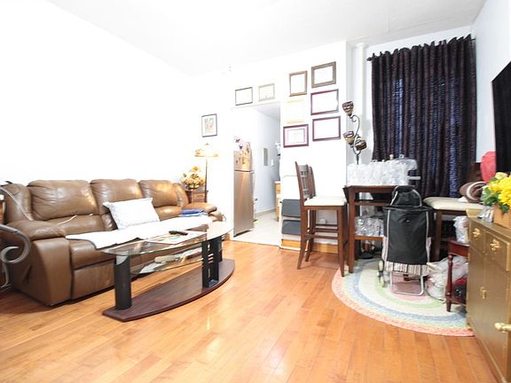 4th image of 3286 30th St APT 1B