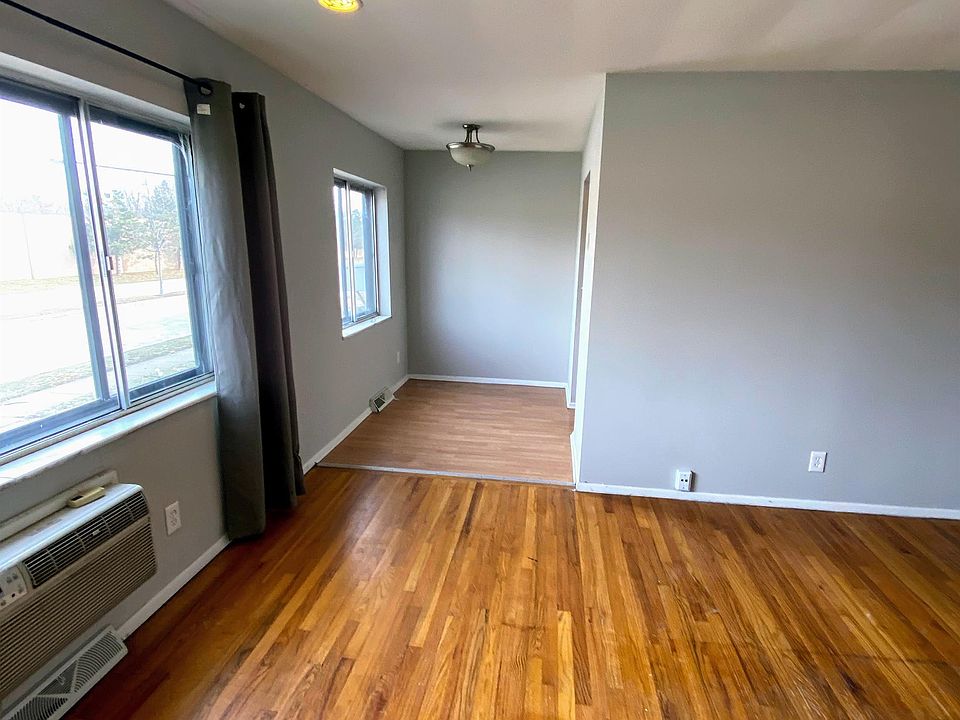1st image of 18851 Hilliard Blvd #4