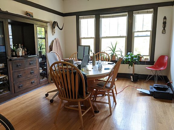 5th image of 1417 W Cornelia Ave #3