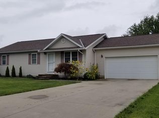 104 Oakwood Pl, Carey, OH 43316