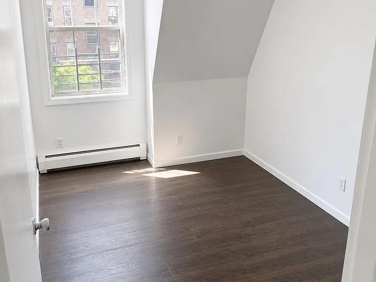 1184 Vyse Ave #2 — Photo 7