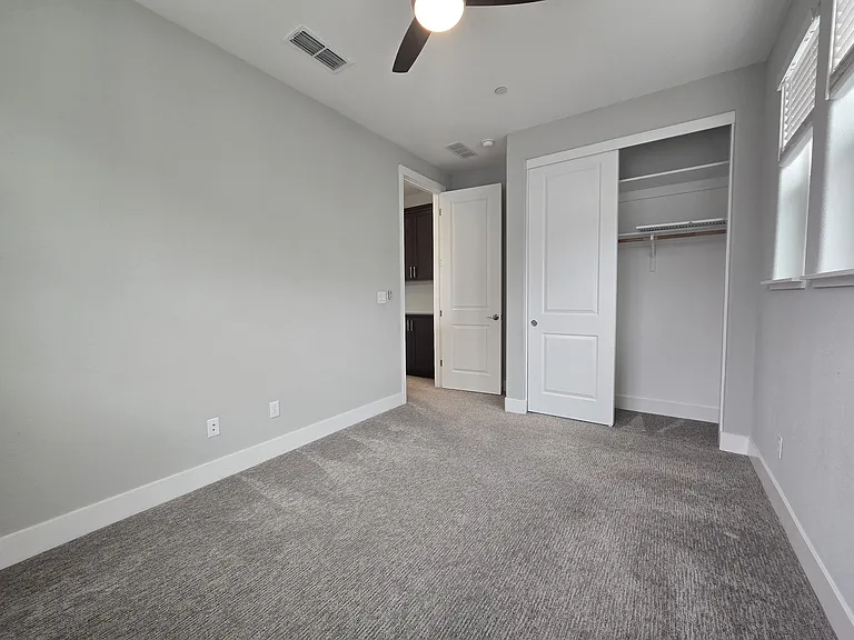 1429 Brody Bird Ln — Photo 32