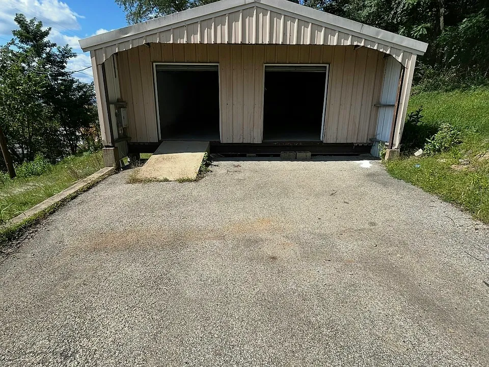 Building Photo 3