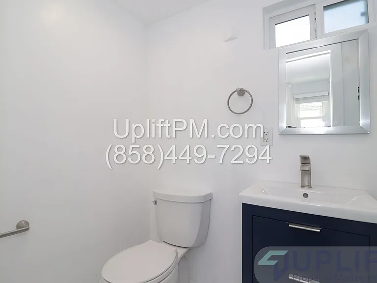 710 Church Ave — Photo 8