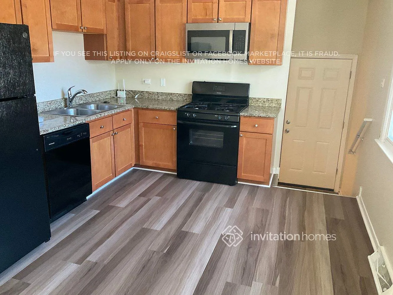 423 N Park Dr Glenwood, IL 60425 — Photo 3