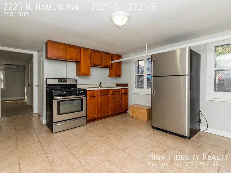 2225 N Hamlin Ave #G — Photo 2