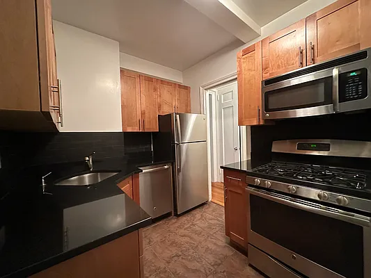 Rented by City Connections Realty | media 18