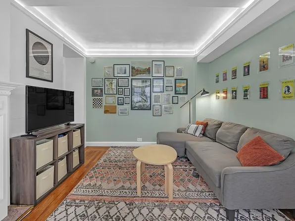 333 E 43rd St APT 909, New York, NY 10017
