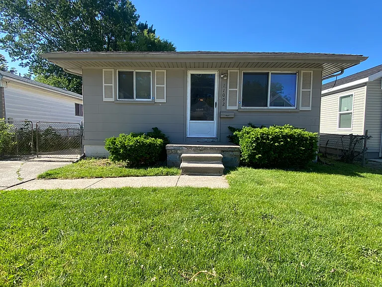 11092 Maxwell Ave — Photo 1
