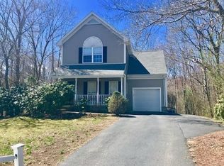 12 Howe Ln, Foxboro, MA 02035