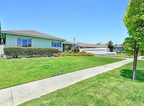 3rd image of 1025 Oakdale Ave