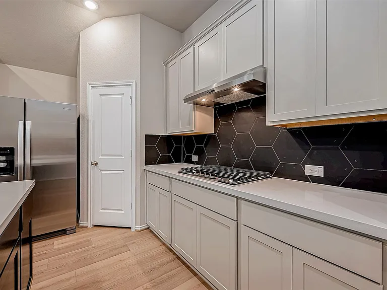 8539 International Falls Dr — Photo 12