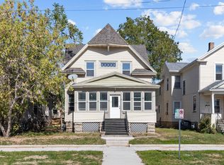 418 Waugoo Ave, Oshkosh, WI 54901