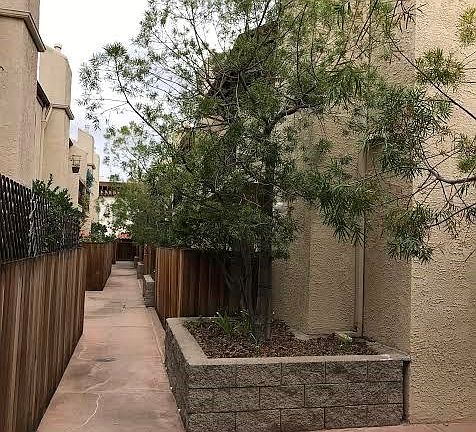 3rd image of 1655 Greenfield Ave APT 15