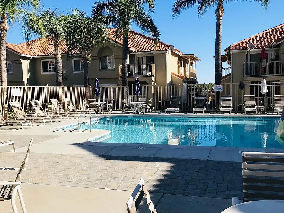 Walnut Grove Apartments