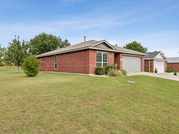 2nd image of 1001 Margaret Dr
