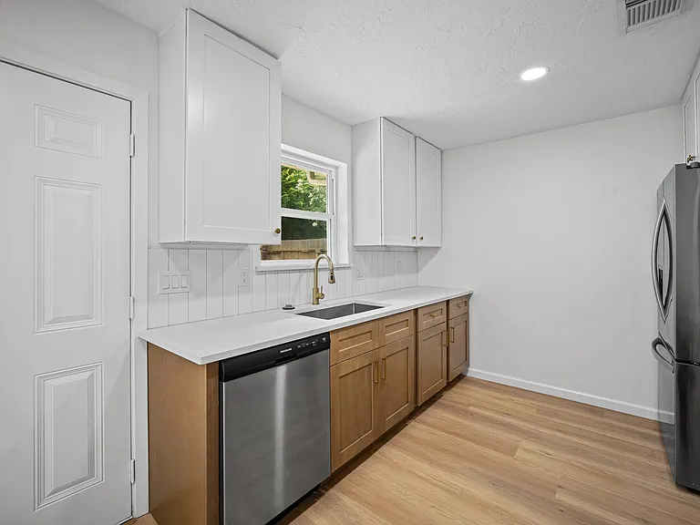 10935 Silkwood Dr — Photo 10