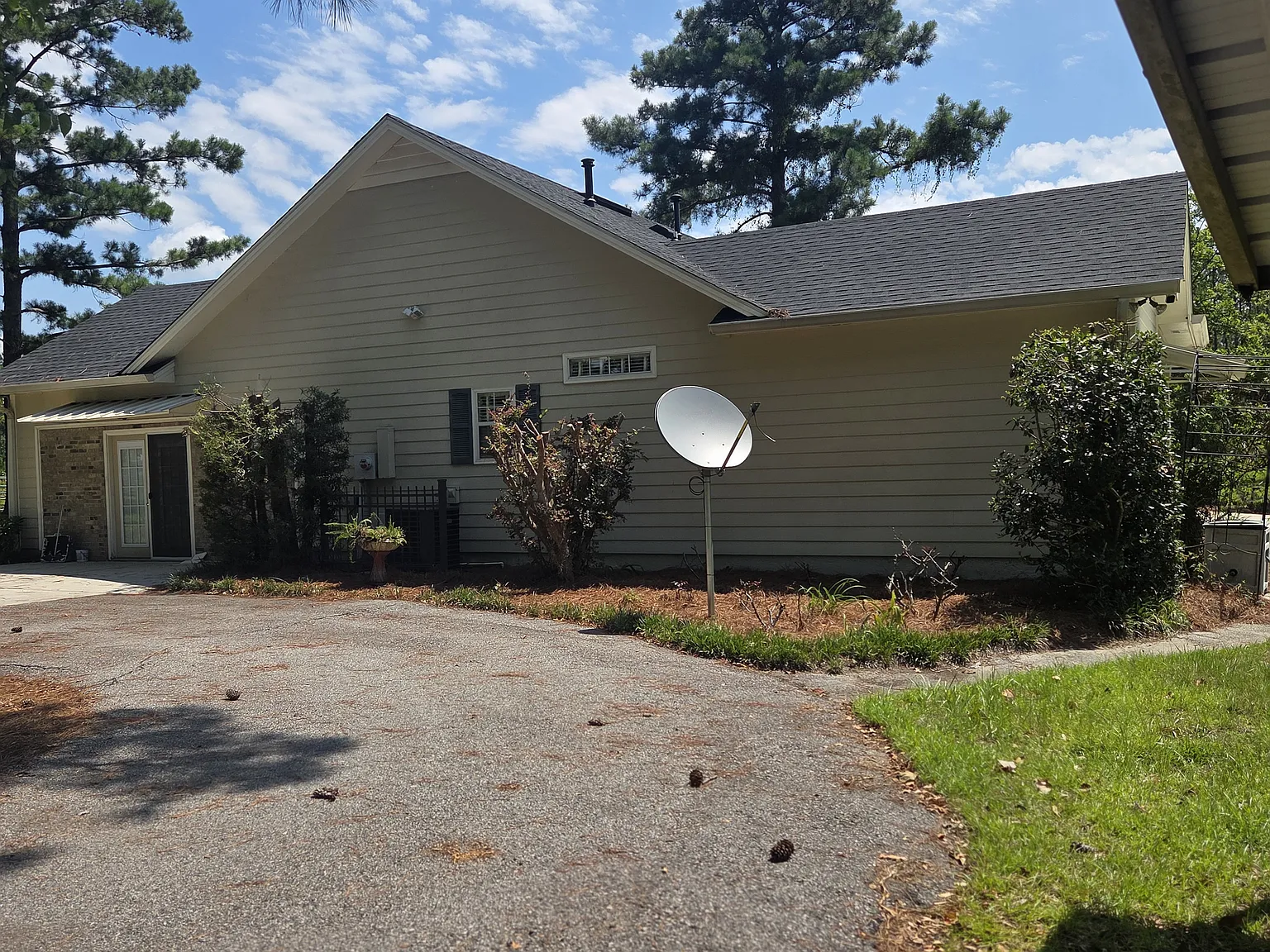 4 bed, 1792 sqft, $2,195 — Photo 3