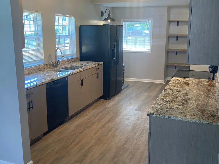 821 N Rural St — Photo 5