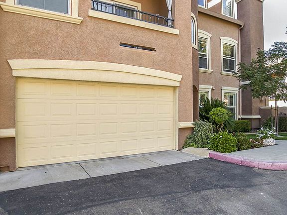 2nd image of 1016 Vessona Cir