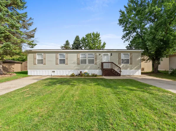1253 N Maize Dr NE, Belmont, MI 49306