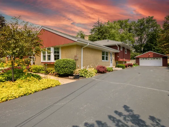 53 N Main St, Glen Ellyn, IL 60137