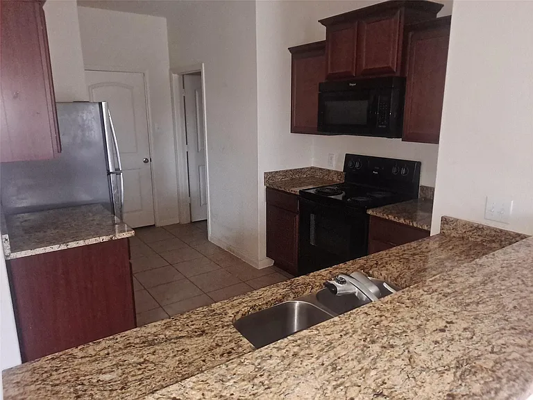 19208 Freedom Hill Ln — Photo 5