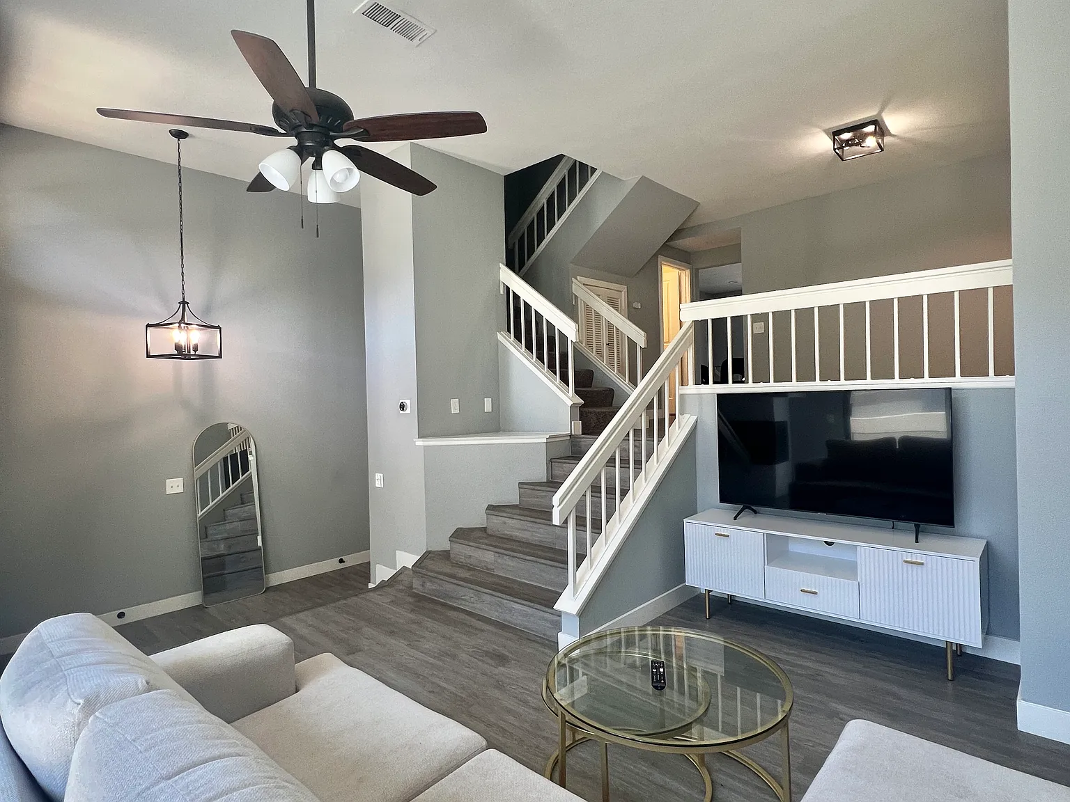 3 bed, 2.5 bath, 1523 sqft, $4,200 — Photo 1