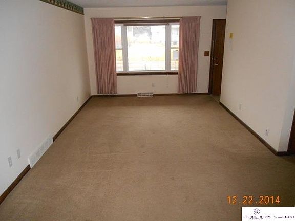 2nd image of 3112 Albert St